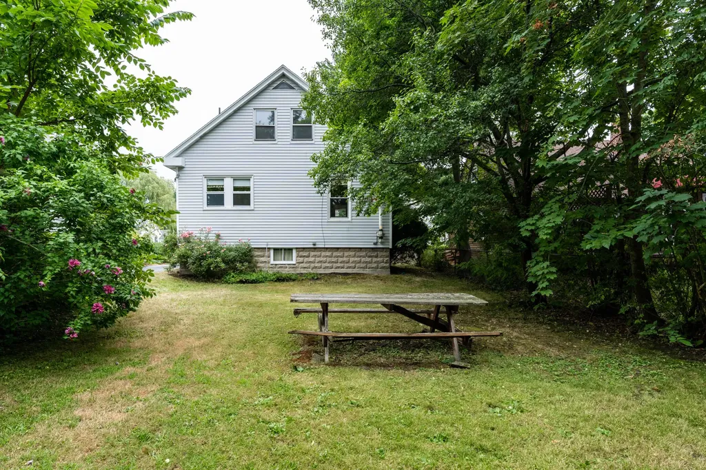 22 Caleb Street Portland ME 04102
