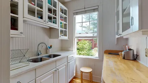 39 Neal Street Portland ME 04102