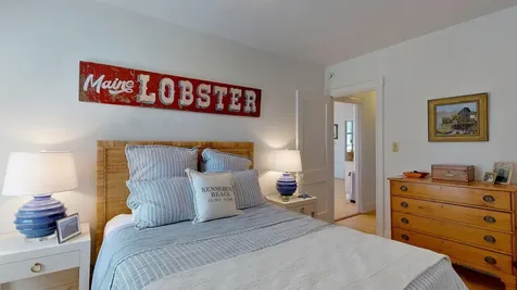 39 Neal Street Portland ME 04102
