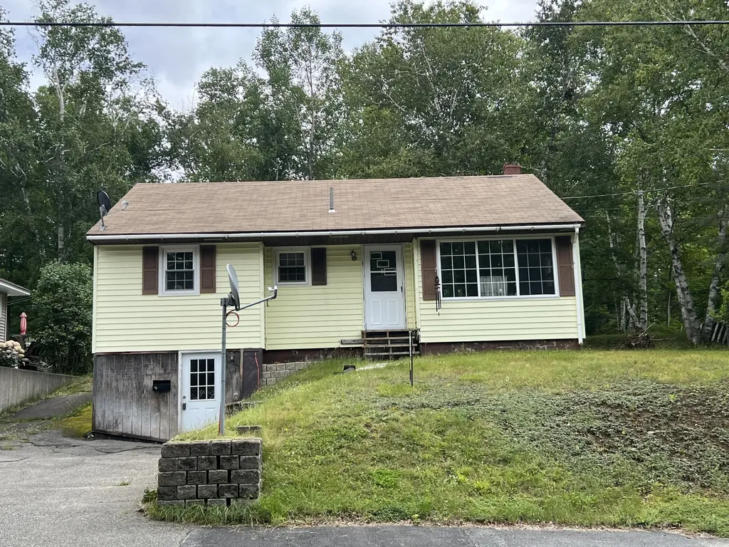 47 New Jersey Street Millinocket ME 04462