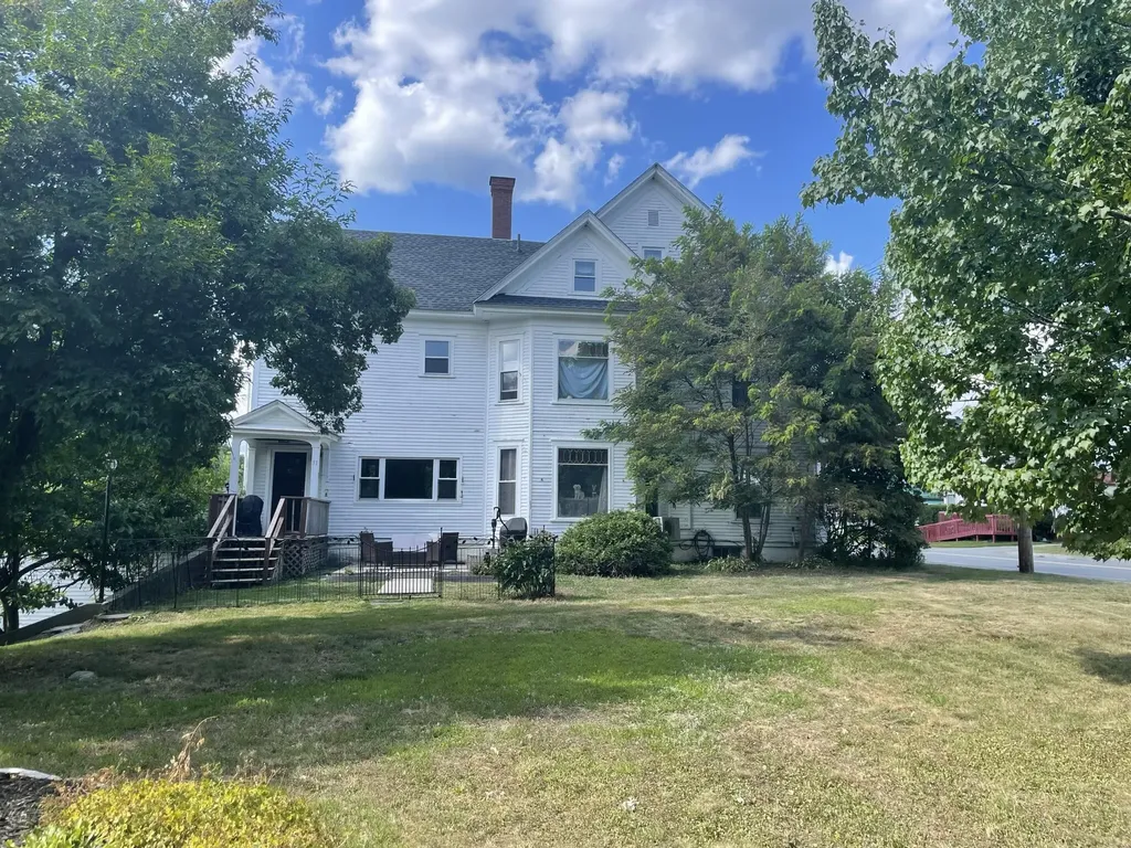31 Davenport Street Milford ME 04461