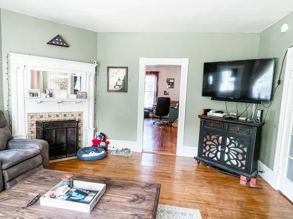 31 Davenport Street Milford ME 04461