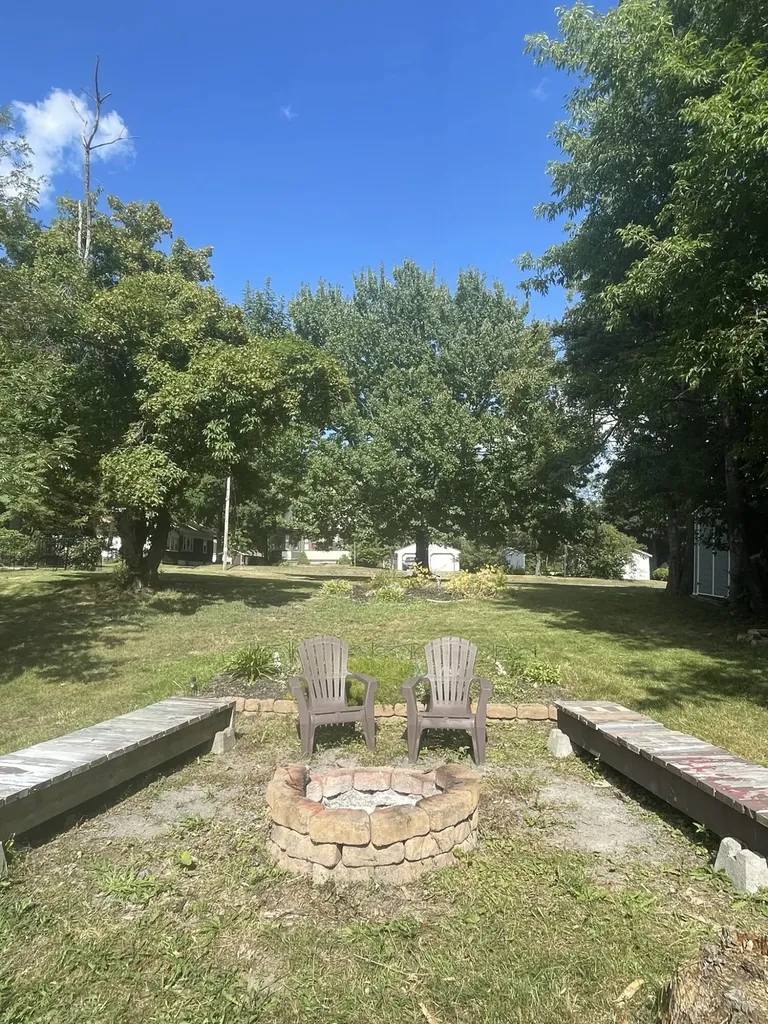31 Davenport Street Milford ME 04461
