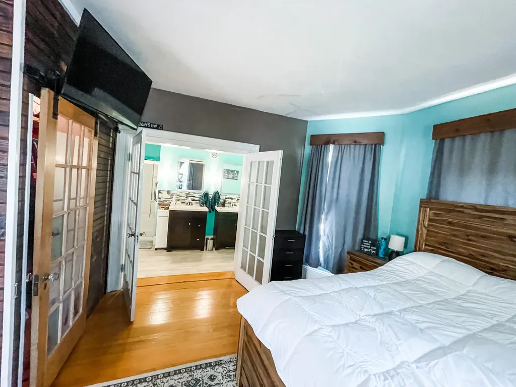 31 Davenport Street Milford ME 04461