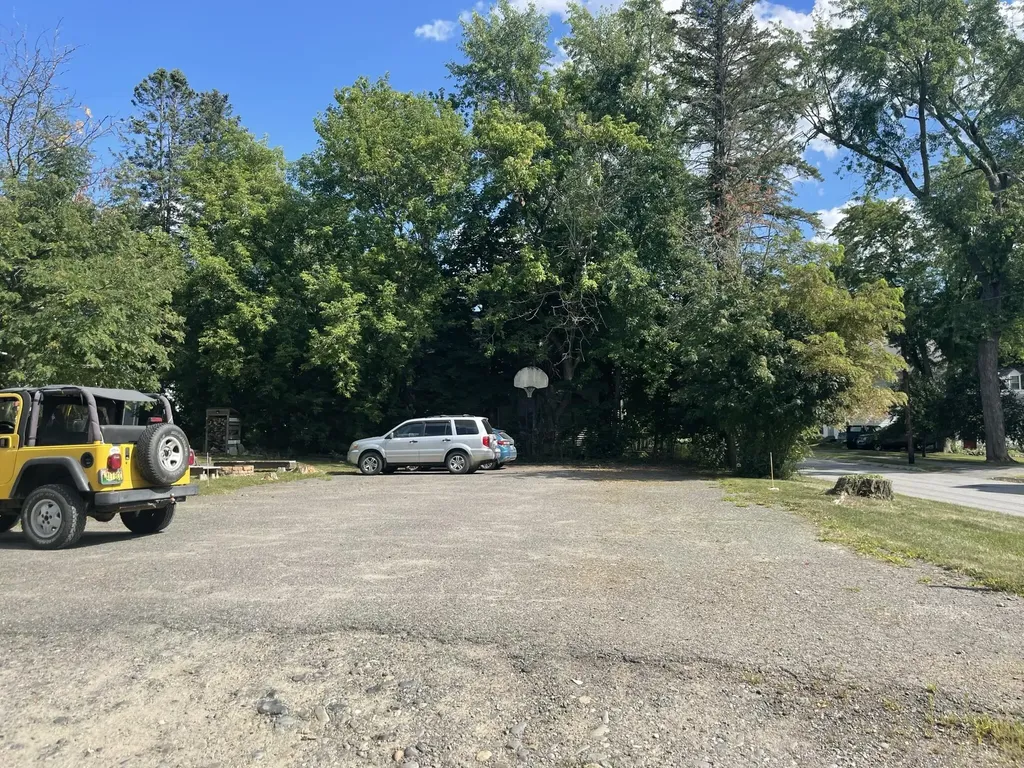 31 Davenport Street Milford ME 04461