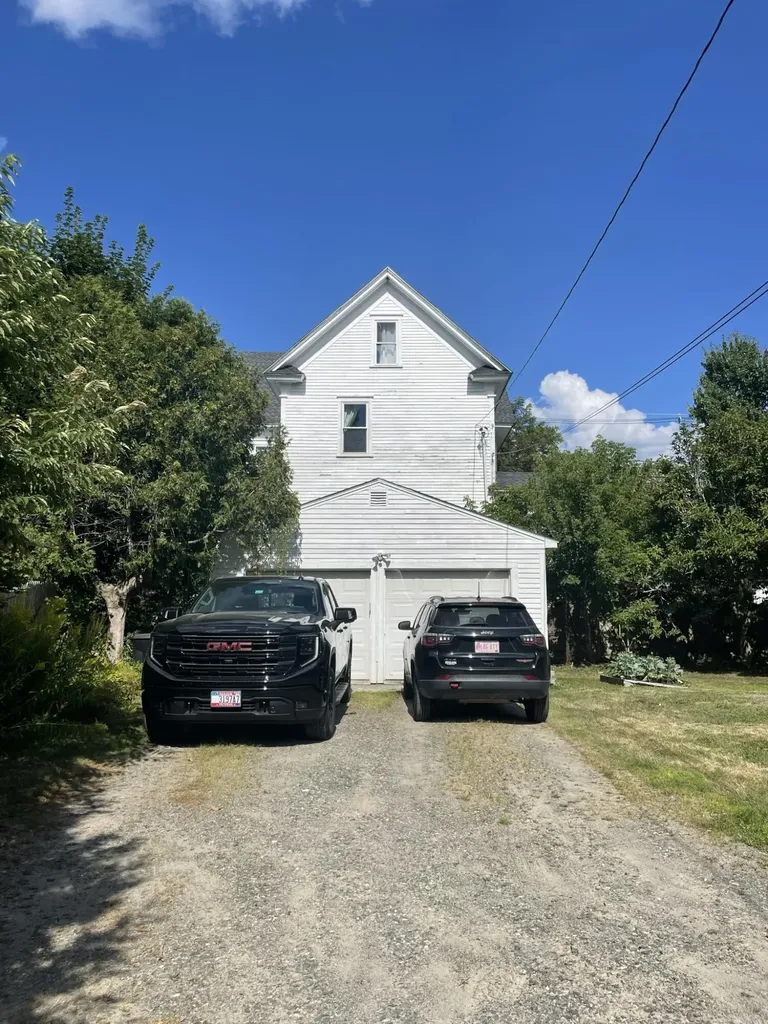 31 Davenport Street Milford ME 04461