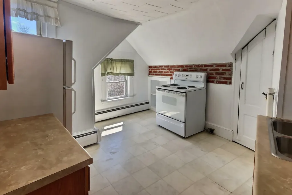31 Davenport Street Milford ME 04461
