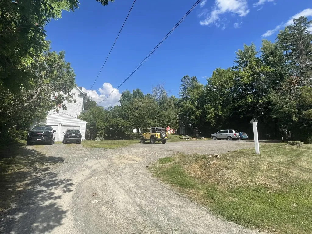 31 Davenport Street Milford ME 04461