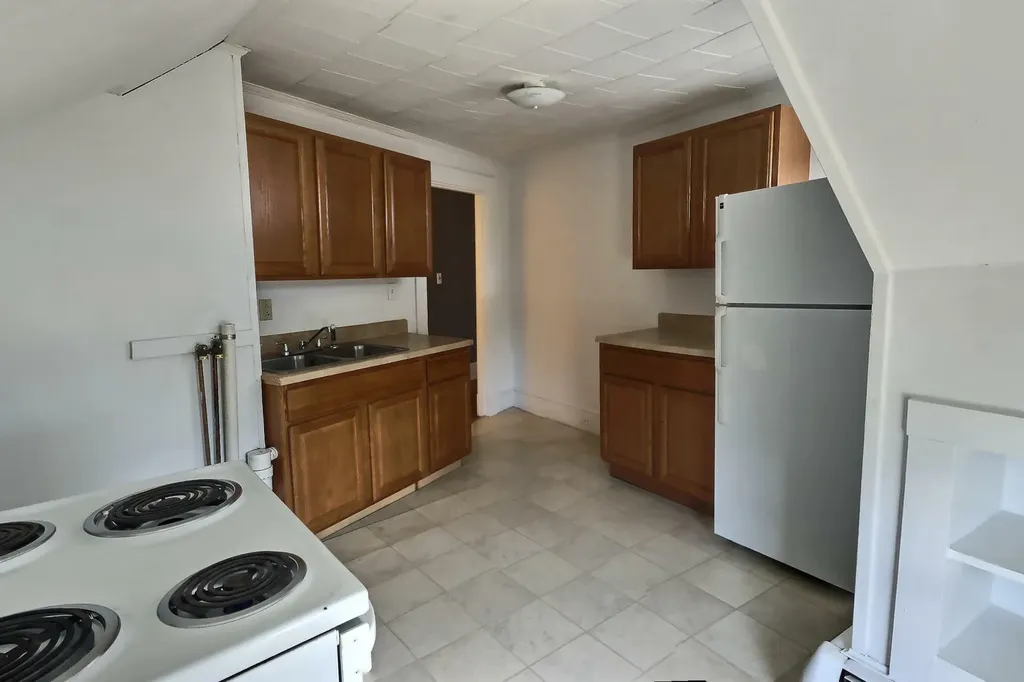31 Davenport Street Milford ME 04461