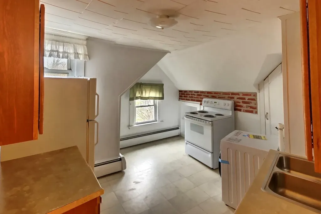 31 Davenport Street Milford ME 04461