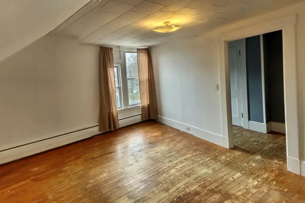 31 Davenport Street Milford ME 04461
