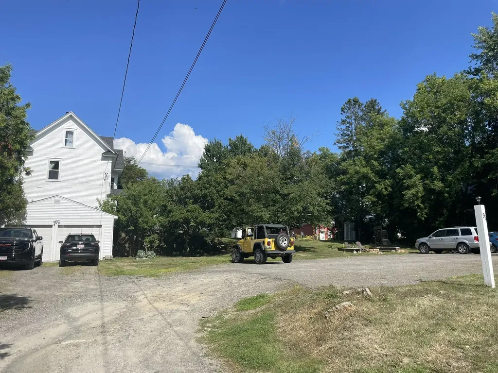 31 Davenport Street Milford ME 04461