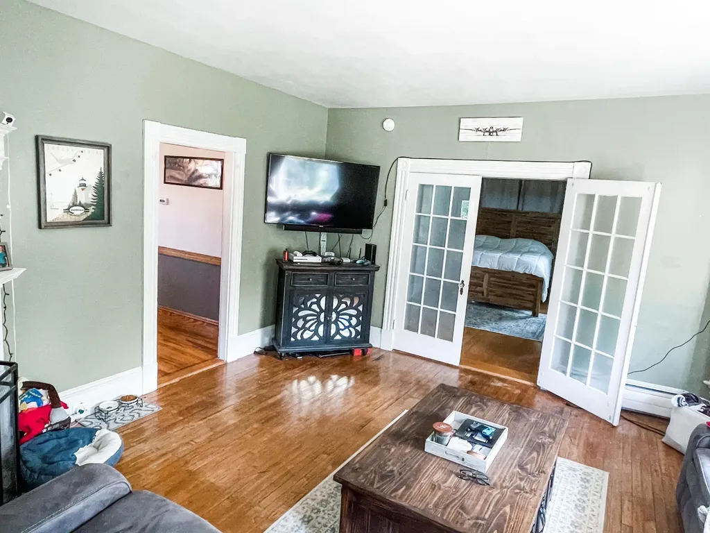 31 Davenport Street Milford ME 04461