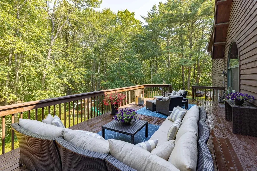 40 Pine Mountain Road York ME 03902