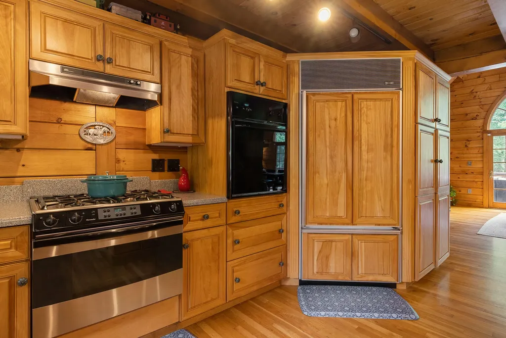 40 Pine Mountain Road York ME 03902