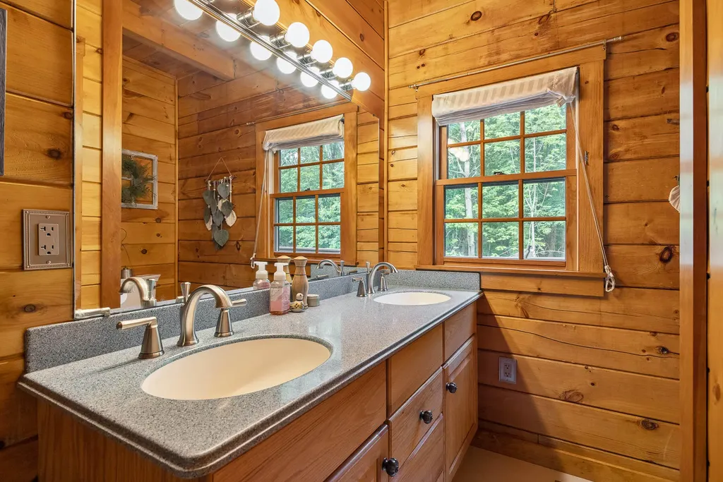 40 Pine Mountain Road York ME 03902