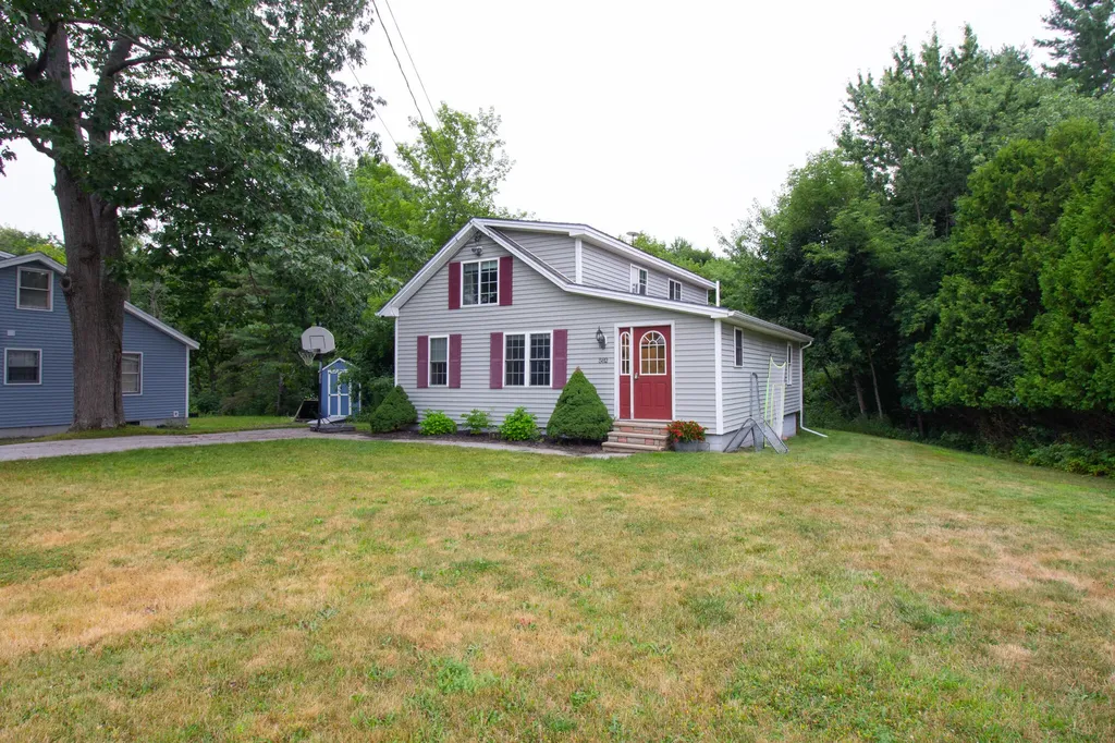 582 N Main Street Brewer ME 04412