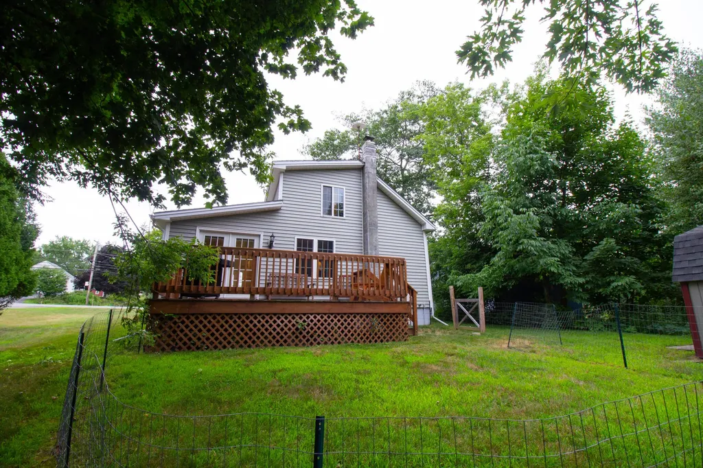 582 N Main Street Brewer ME 04412