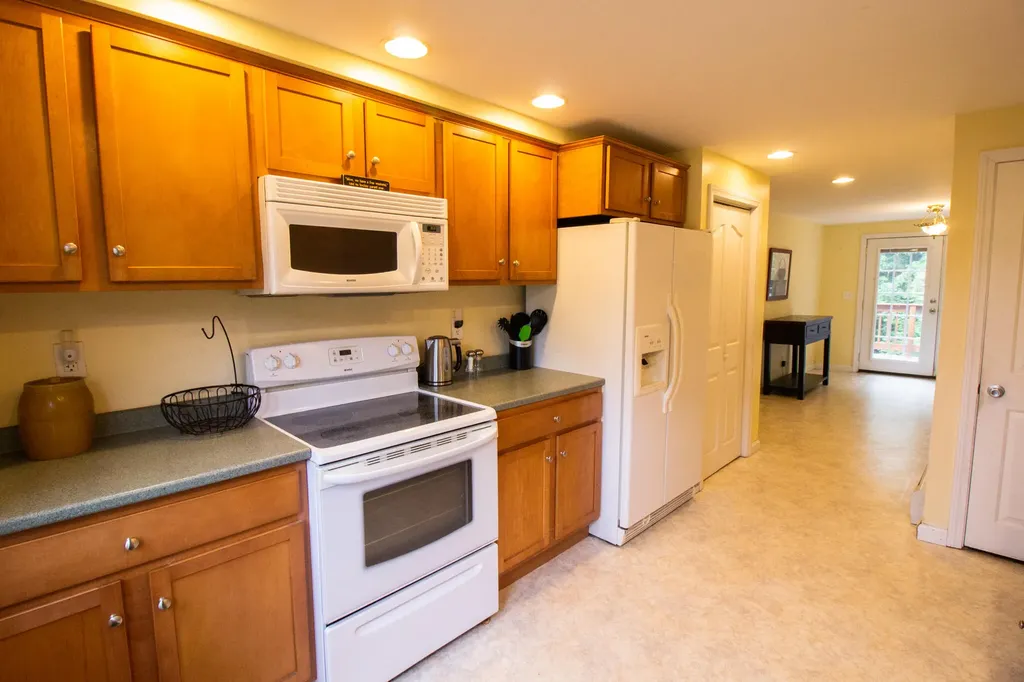 582 N Main Street Brewer ME 04412