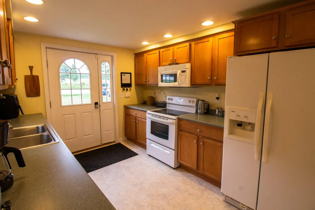 582 N Main Street Brewer ME 04412