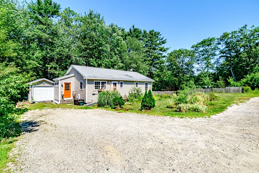 224 Middlesex Road Topsham ME 04086