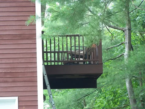 23 Orchard Circle Lewiston ME 04240