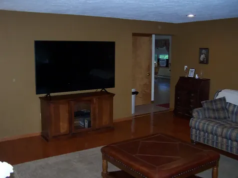 23 Orchard Circle Lewiston ME 04240
