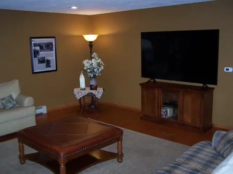 23 Orchard Circle Lewiston ME 04240
