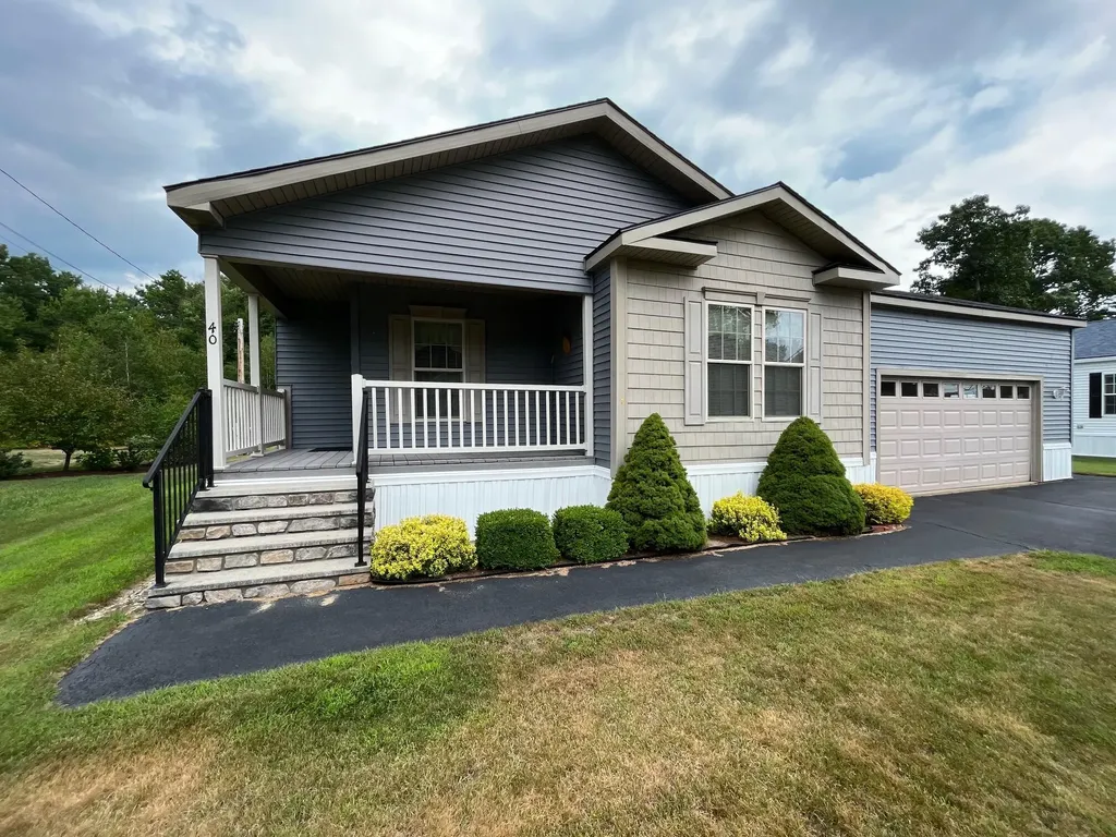 40 Candlewood Drive Lyman ME 04002
