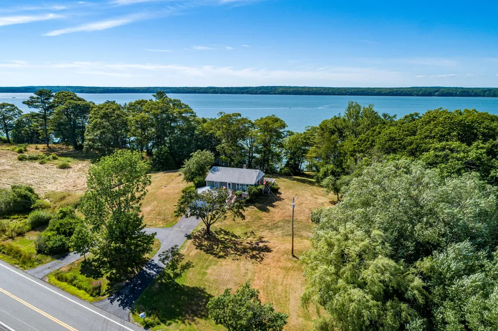 978 Mere Point Road Brunswick ME 04011