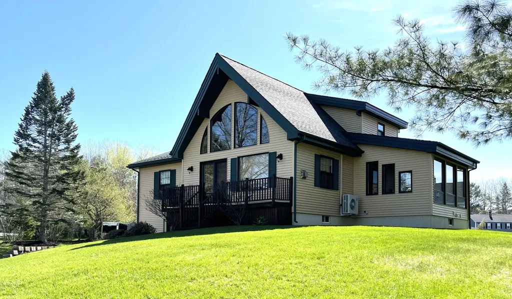 32 Meadow Lane Brewer ME 04412