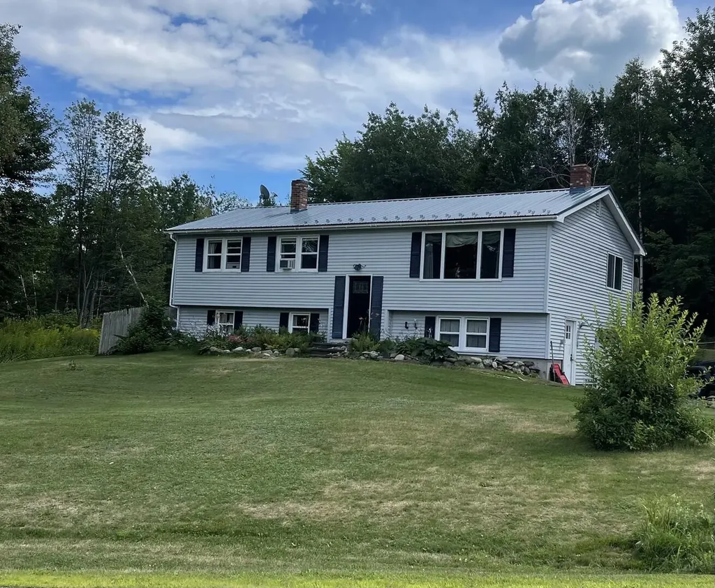 125 Seminole Drive Farmington ME 04938