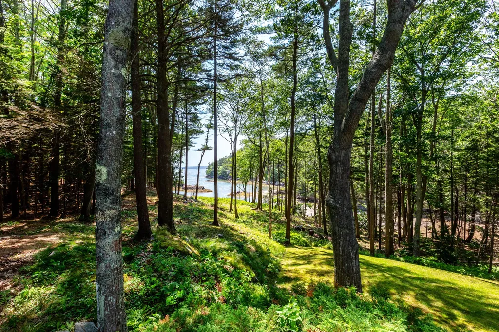 121 Shoal Cove Road West Bath ME 04530