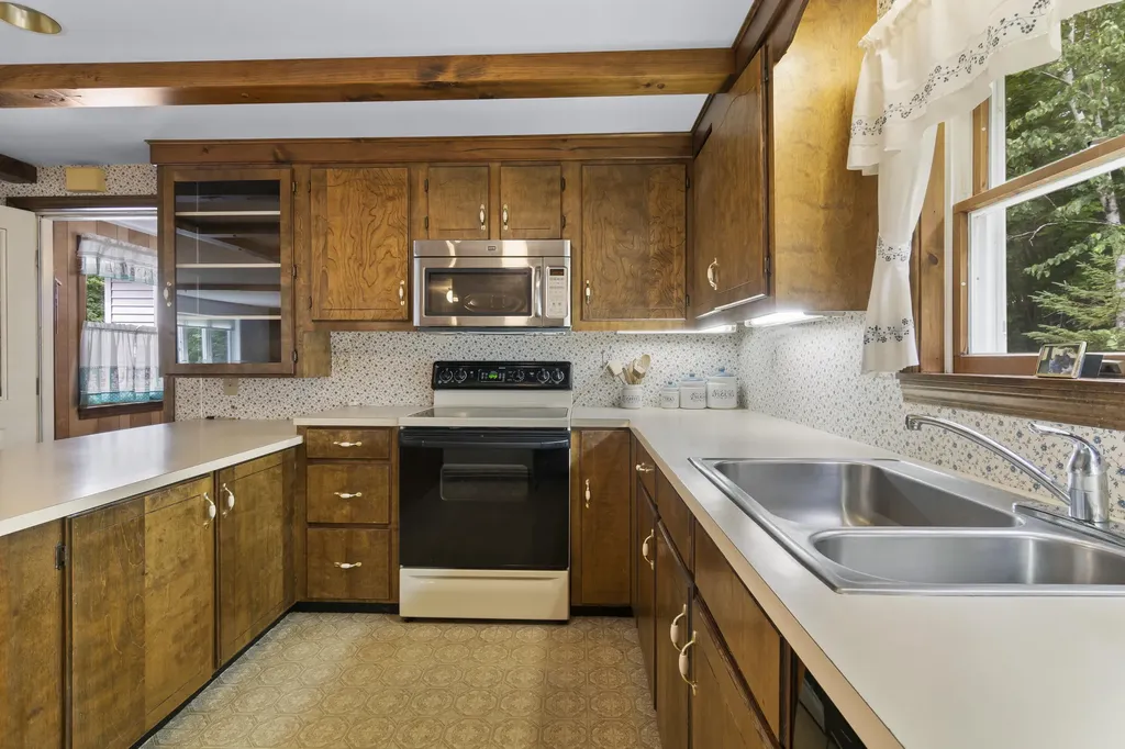 600 Bonney Road Sumner ME 04292