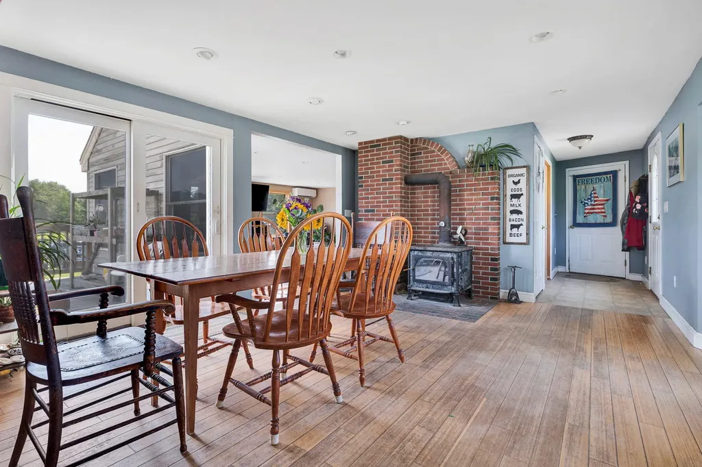 112 Merrill Road Pownal ME 04069