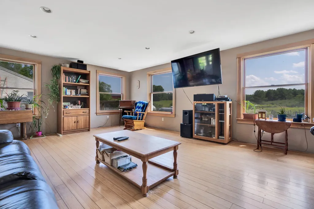 112 Merrill Road Pownal ME 04069