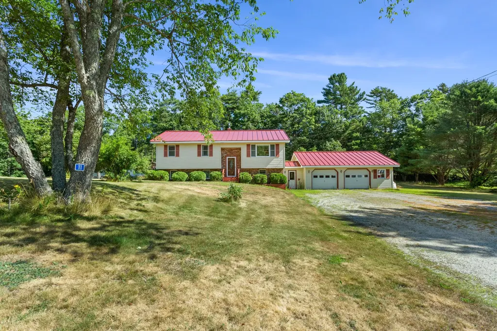 11 Seekins Street Bucksport ME 04416