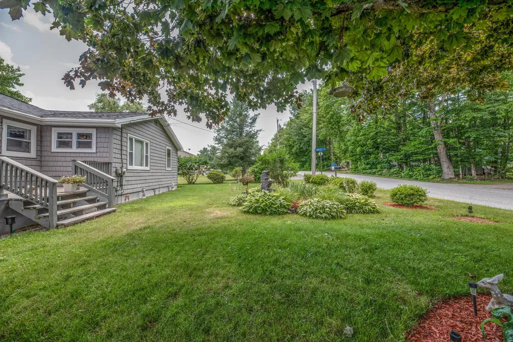 51 Peacock Road Farmingdale ME 04344