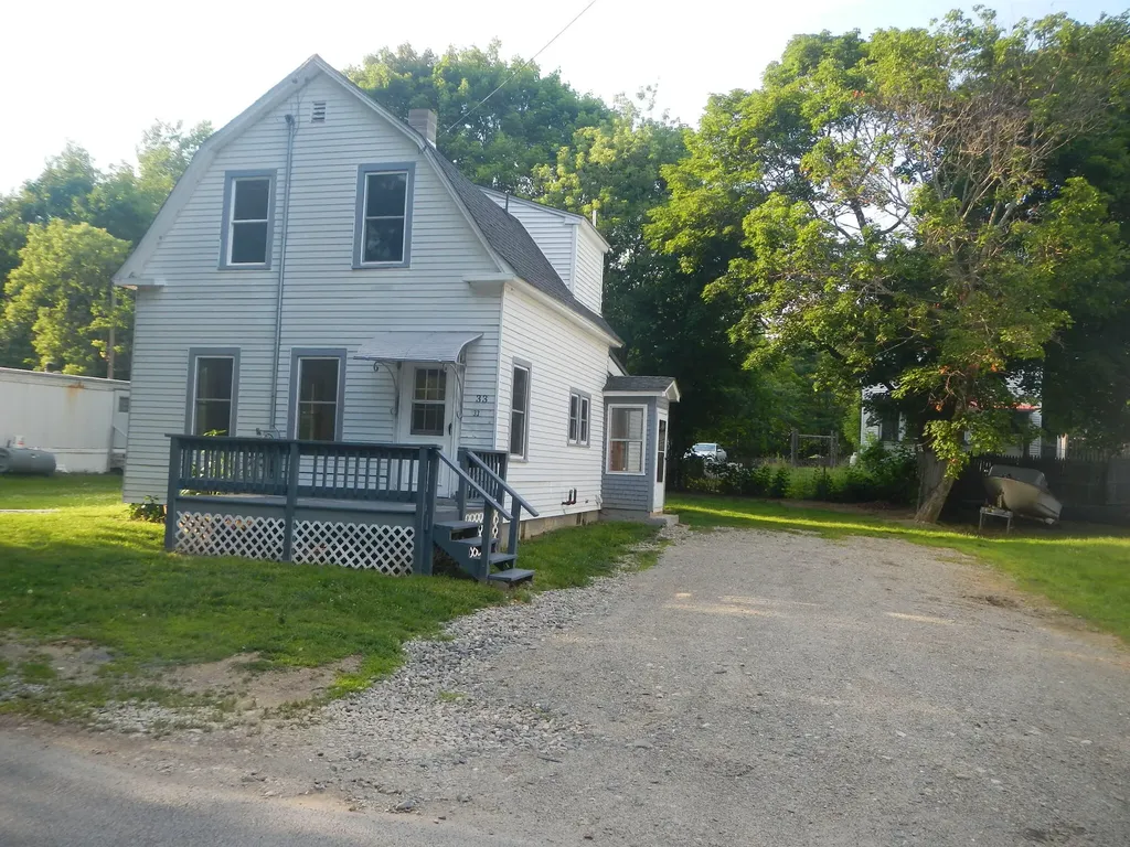 33 Ayer Street Lincoln ME 04457