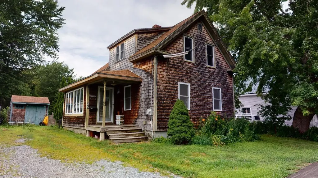 35 Broadway Orono ME 04473