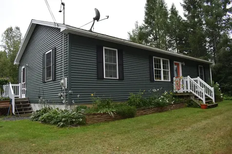 19 Peck Drive Newport ME 04953