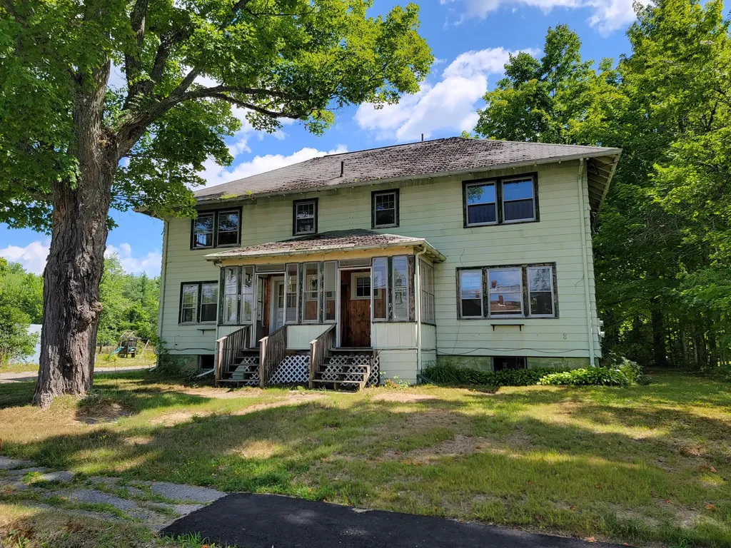 109 Commercial Street Hartland ME 04943
