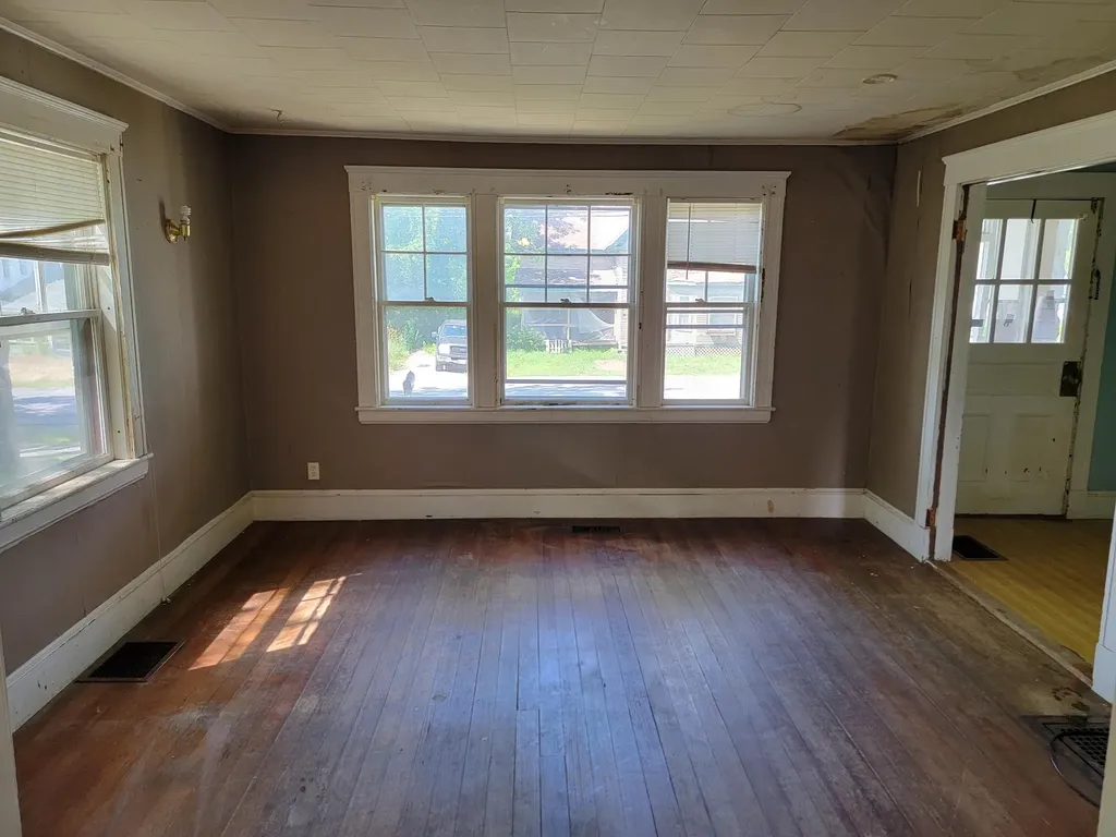 109 Commercial Street Hartland ME 04943