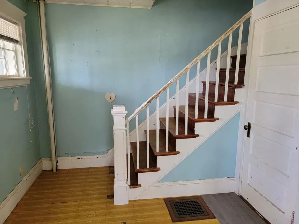 109 Commercial Street Hartland ME 04943