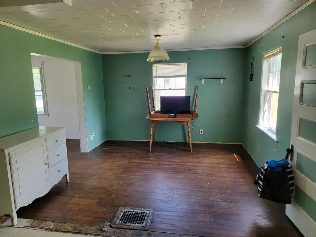 109 Commercial Street Hartland ME 04943