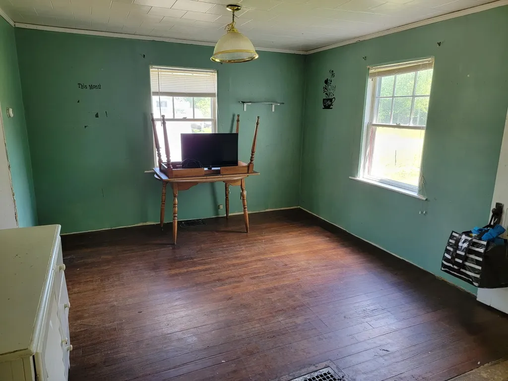 109 Commercial Street Hartland ME 04943