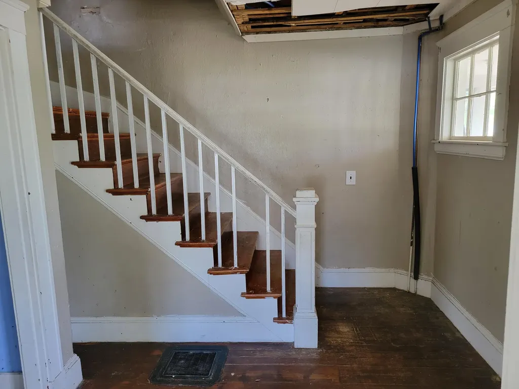 109 Commercial Street Hartland ME 04943