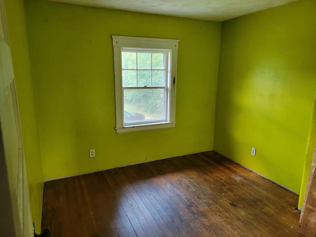 109 Commercial Street Hartland ME 04943