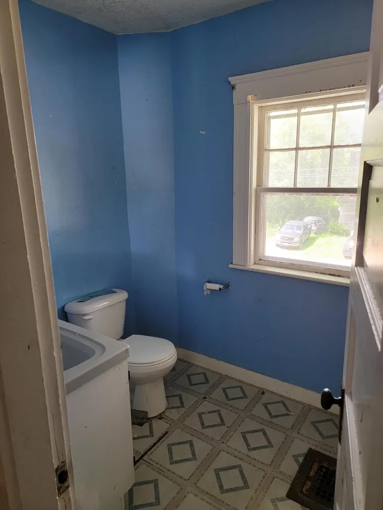 109 Commercial Street Hartland ME 04943