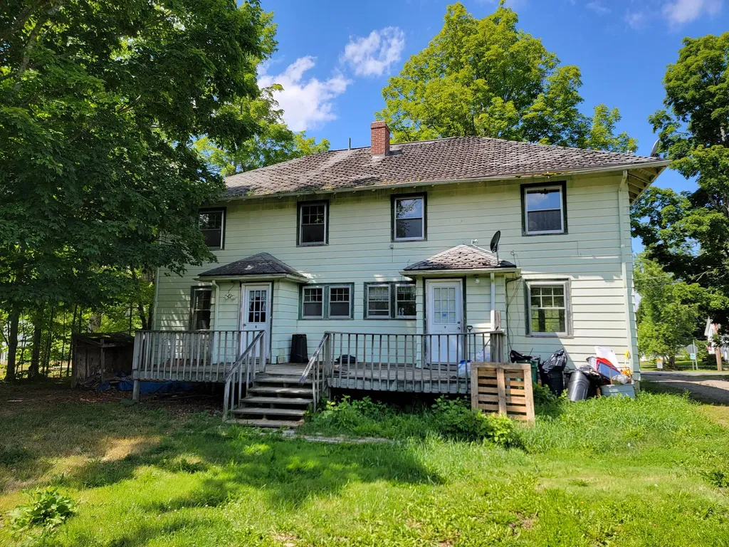 109 Commercial Street Hartland ME 04943